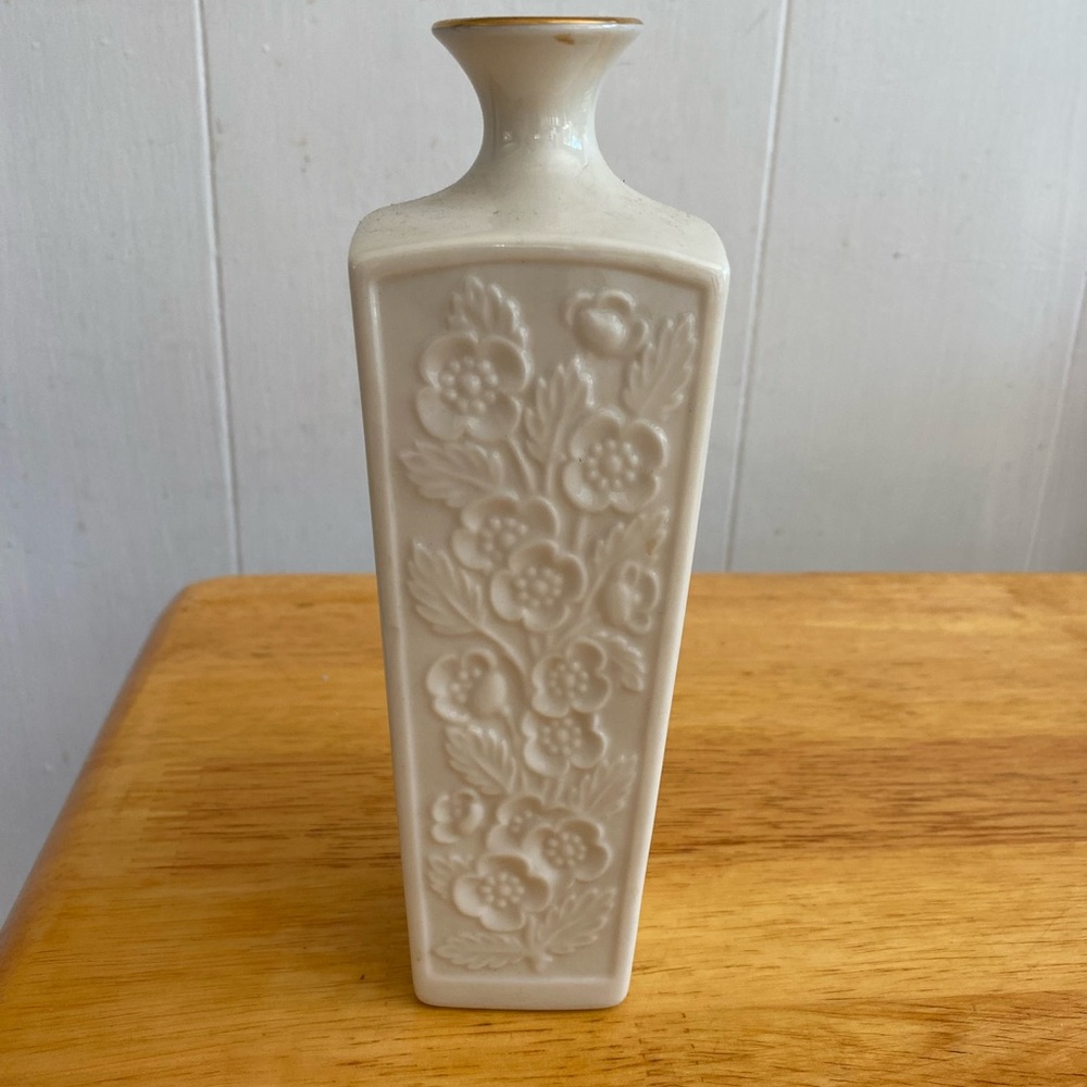 Lenox 8 inch square vase